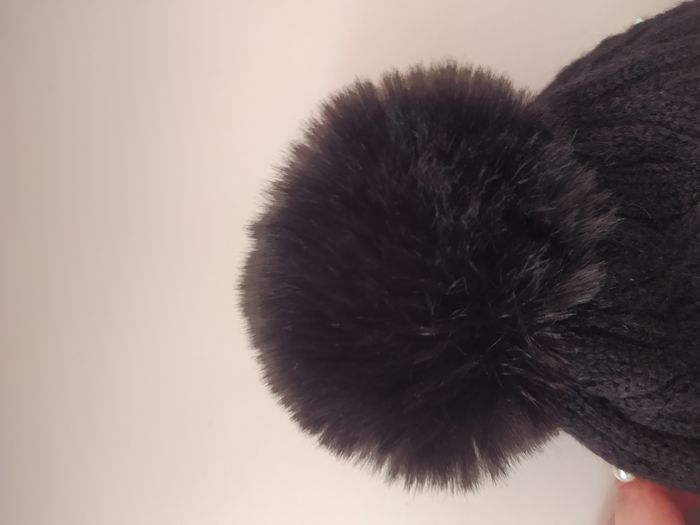 Bonnet noir élégant à perles avec pompon pour femme neuf - photo numéro 4