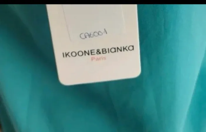 Top bretelles marque Ikoone & Bianka taille L encolure style  dentelle neuf avec étiquette - photo numéro 5