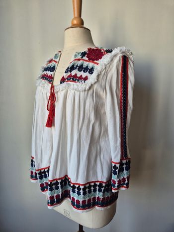 Blouse / veste, broderies, taille S, Zara