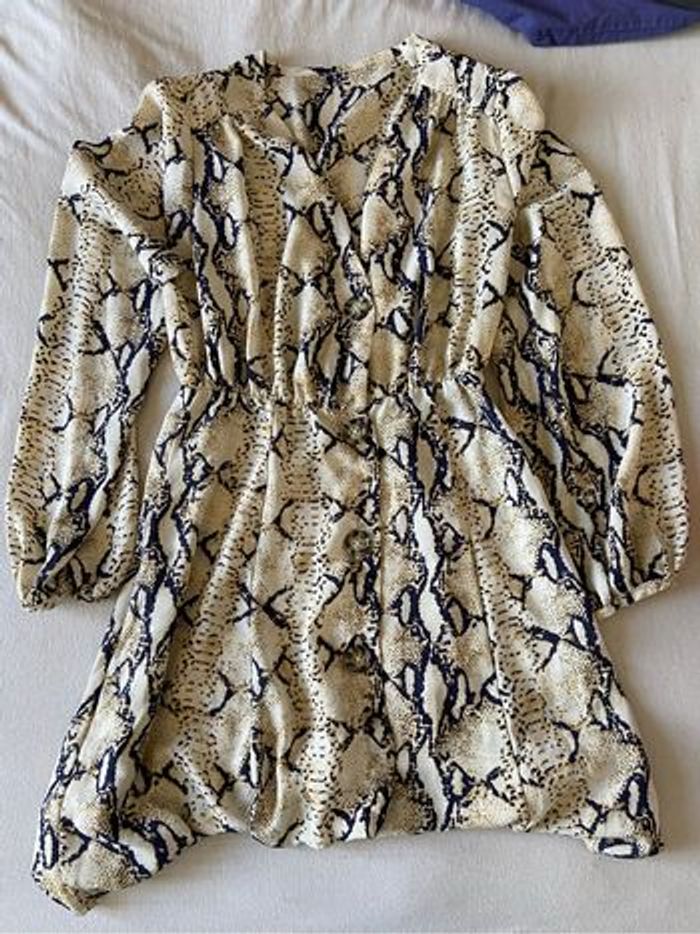 Robe dessus du genou - photo numéro 2