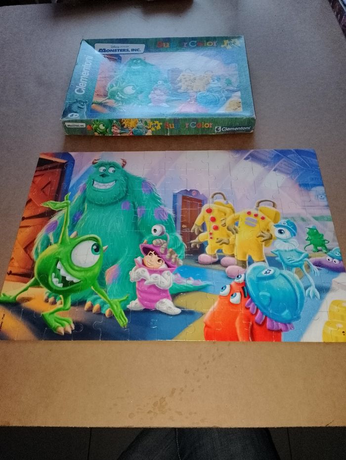Puzzle TBE complet Monstres et Cie Clémentoni