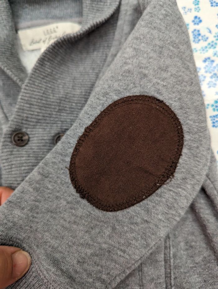 Gilet en sweat gris H&M 12-18 mois - photo numéro 2