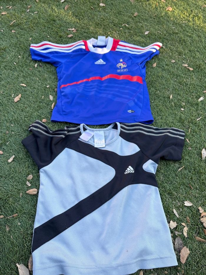 2 tee shirt Adidas en 4 ans