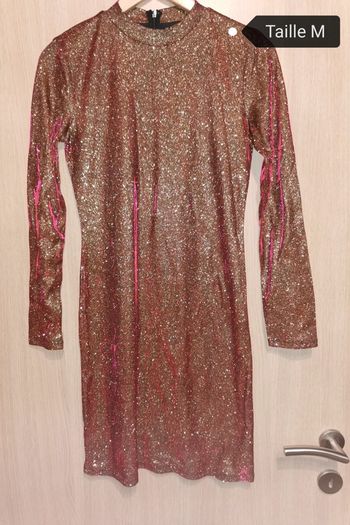 Robe paillettes brillante taille M
