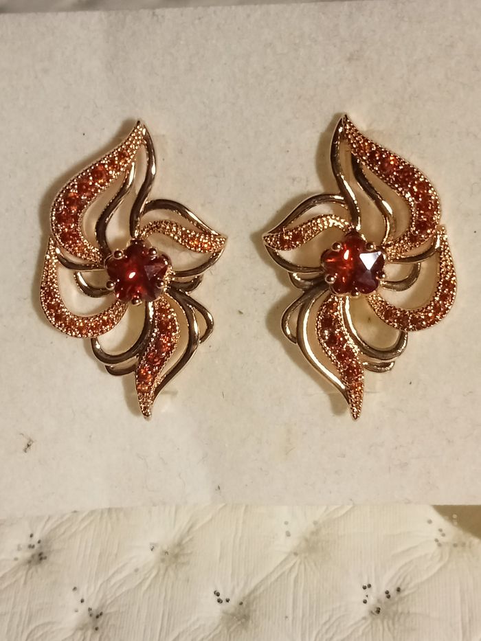 Tres belles boucles d oreilles , pour femme - photo numéro 2