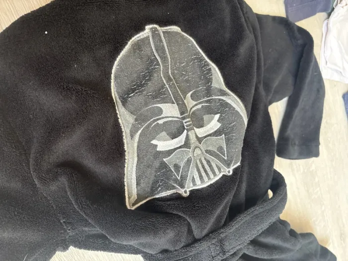 Peignoir star wars dark vador noir polaire robe de chambre 6-8 ans - photo numéro 4