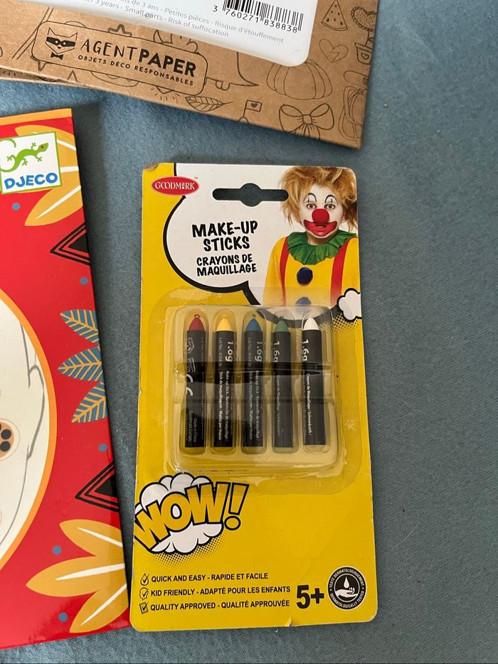 Lot déguisement / accessoires enfants neuf - photo numéro 3