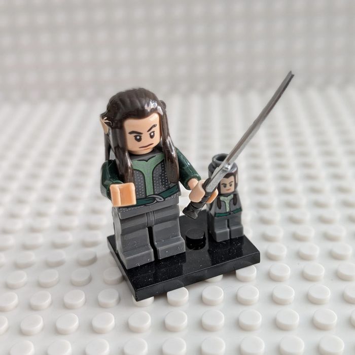 Figurine Seigneur des Anneaux : Elfe de Fondcombe , style lego