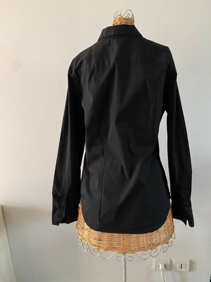 Chemise H&M taille 36 noire stretch cintré manches longues - photo numéro 3