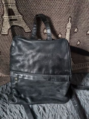 Sac à dos noir cuir