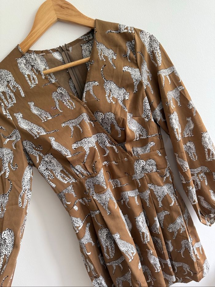 Combishort marron clair avec léopard léopard blanc Shein taille 36 S - photo numéro 3