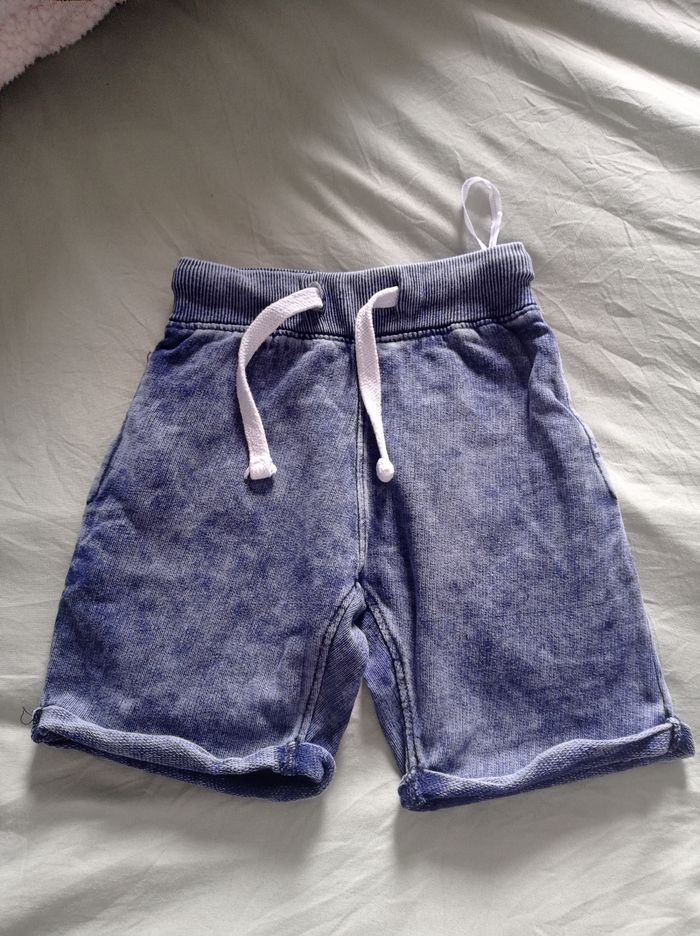 Short bleu 2 ans - photo numéro 2
