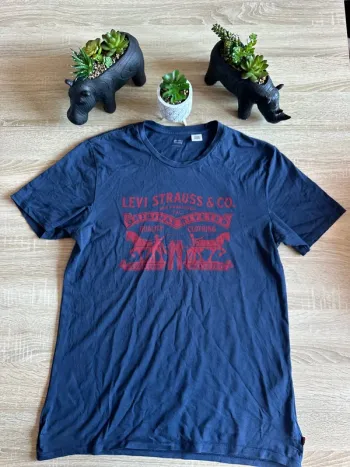 T-shirt levis