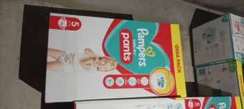 Lot de 2 cartons couches  culottes Pampers T5