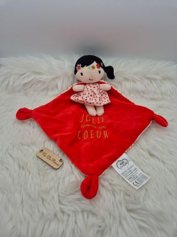 Doudou mouchoir Poupée Fille Jolie comme un coeur rouge Mots d'enfants