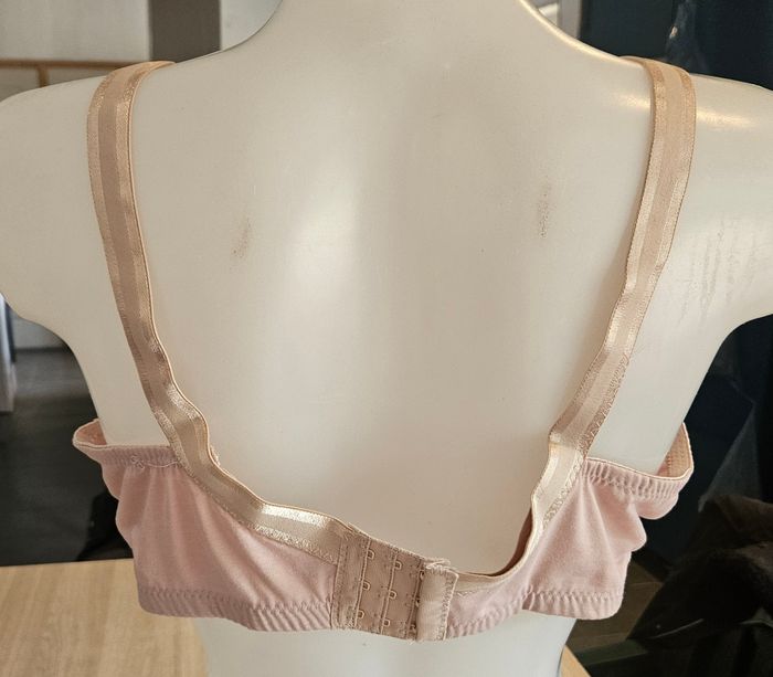 🌸Soutien-gorge confort et élégance- 130E🌸 - photo numéro 2