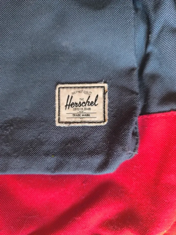🎒 Superbe sac à dos Herschel – Style & Confort au quotidien ! 🔥 - photo numéro 10