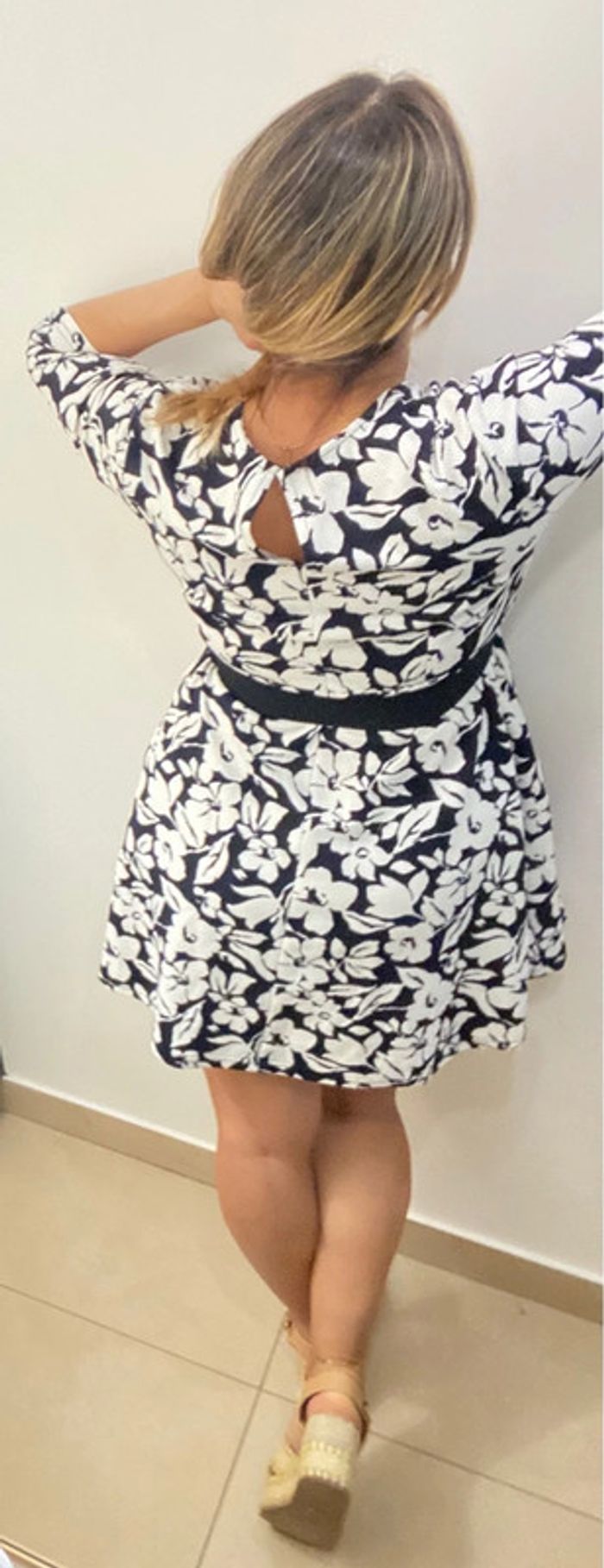 Petite Robe Imprimée Fleurs Taille M - photo numéro 8