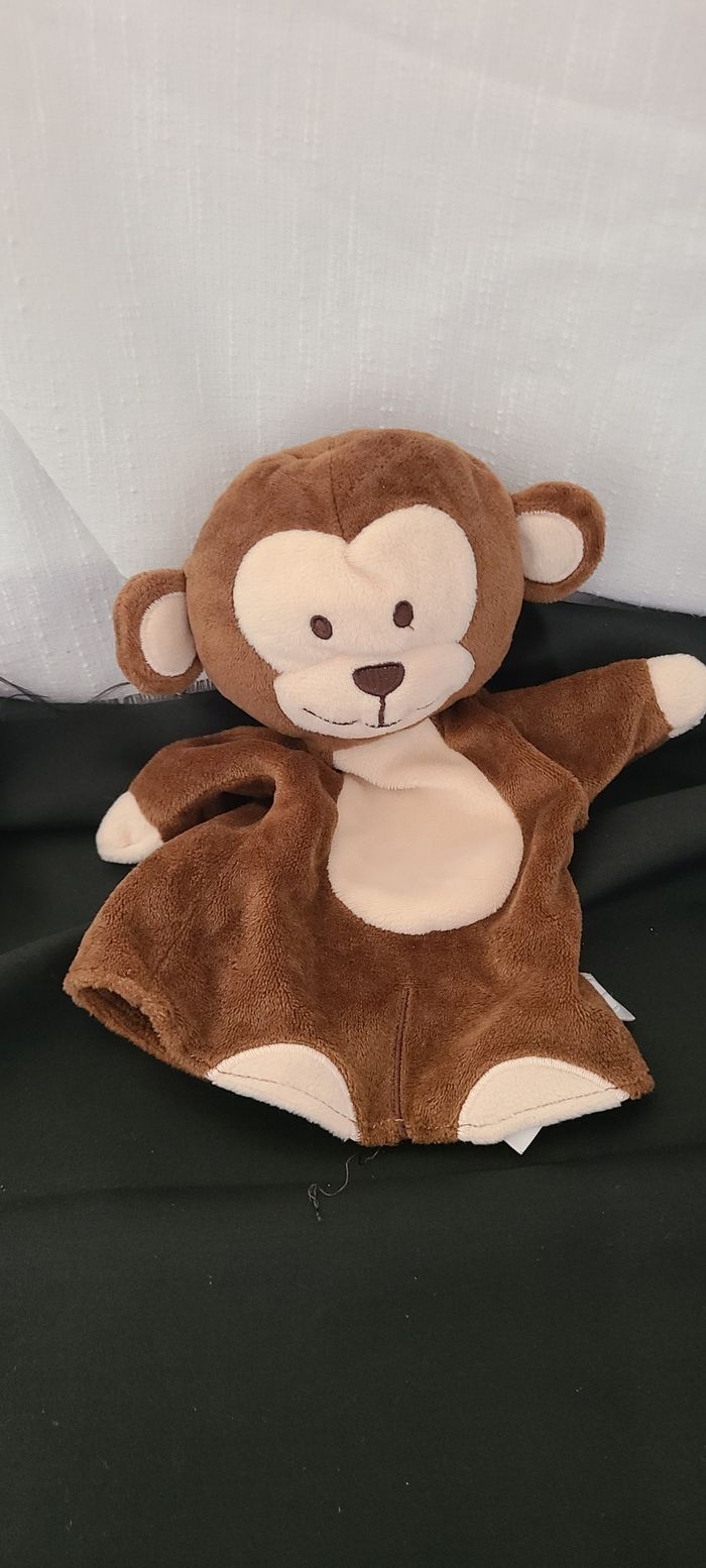 Doudou peluche marionnette singe marron et blanc 23cm oxybul - - photo numéro 5