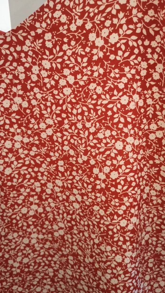Petit débardeur rouge fleurie - photo numéro 2