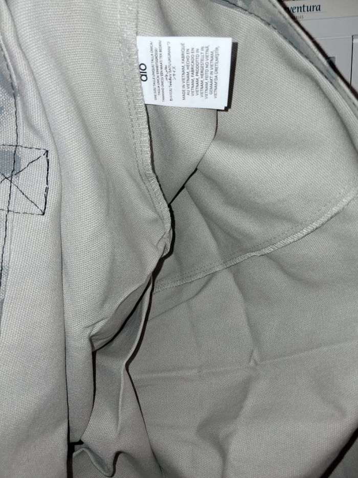 Sac de sport Alo Yoga - photo numéro 4