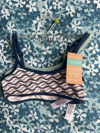 2 brassières petit begin 8/10 ans