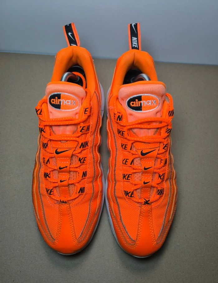 Baskets Nike air max 95 total orange overbranding pointure 40 neuves - photo numéro 4