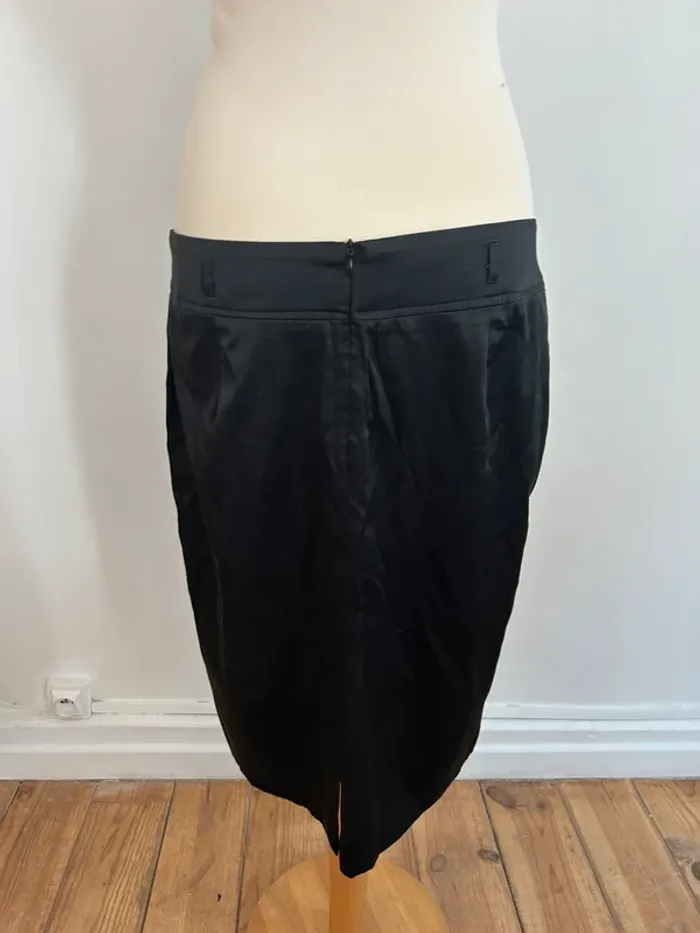 Jupe noire - photo numéro 2