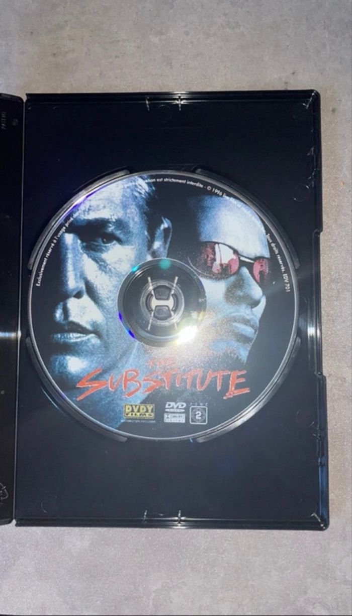 The substitute - photo numéro 2
