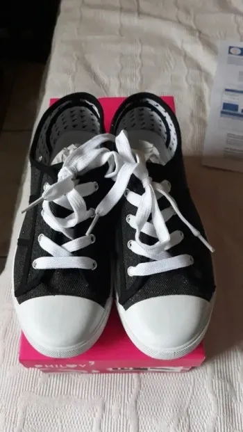 Baskets taille 36 Philov très bon état