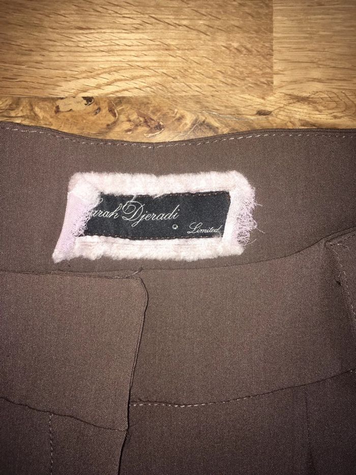 Joli petit short classique marron Sarah djeradi limited 38 - photo numéro 3