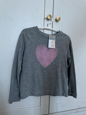 T shirt neuf avec étiquette 2 3 ans