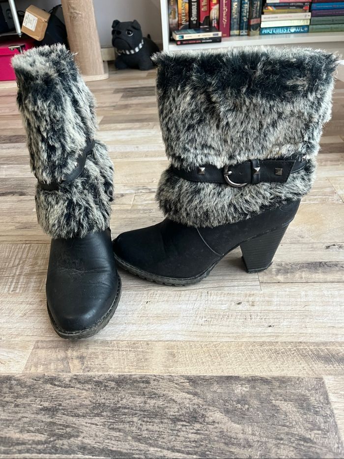 Bottes avec fourrures - photo numéro 2