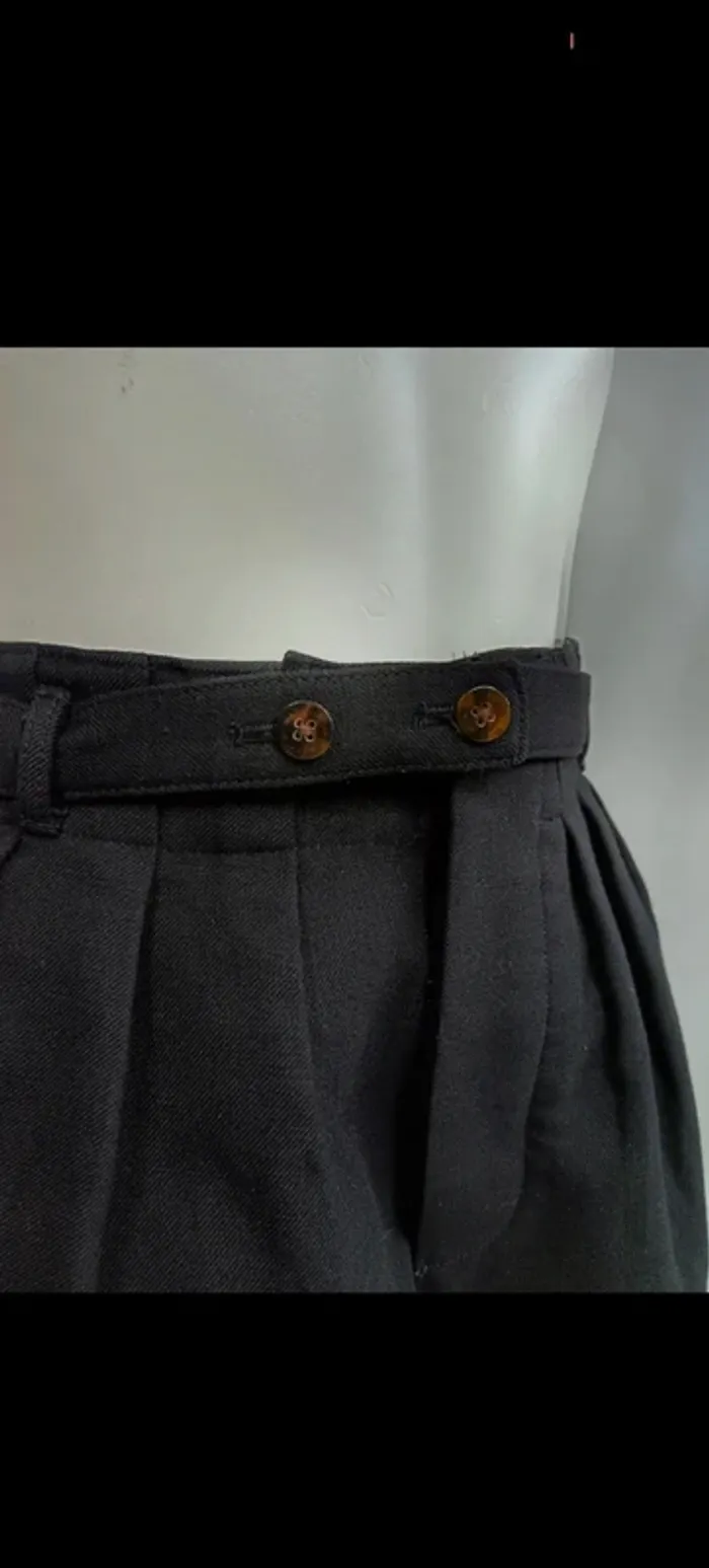 Marc By Marc Jacob "Short taille haute noir " t. 2 - photo numéro 5