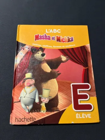 Livre pour enfants masha et michka l’abecedaire E