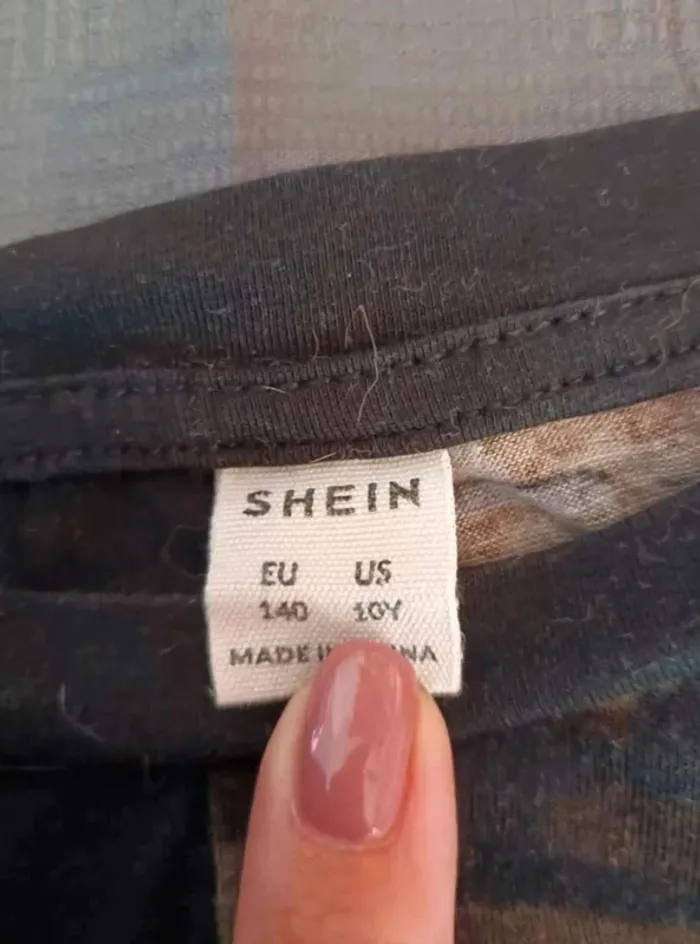 T-shirt  shein  10 ans  bon  état  manches  longues - photo numéro 4