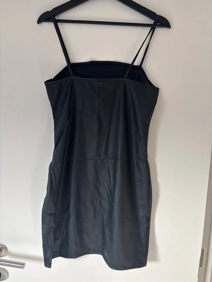 Robe courte à bretelles effet similicuir H&M - photo numéro 4