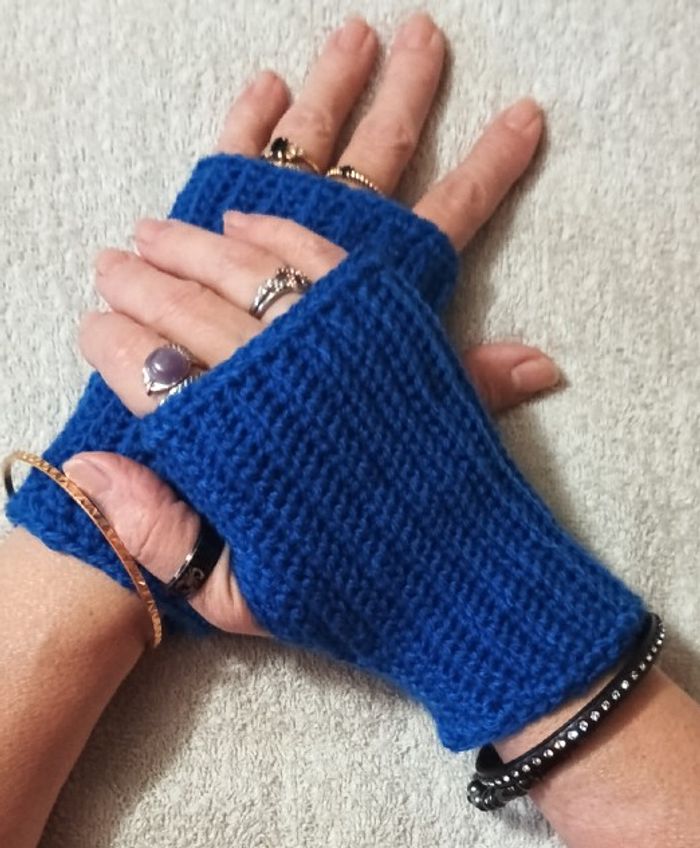Mitaines "Cobalt" fait main au crochet taille M / L