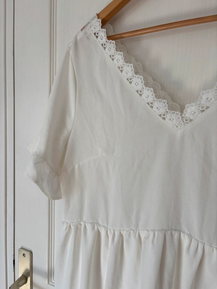 Robe blanche décolleté dentelle - photo numéro 2
