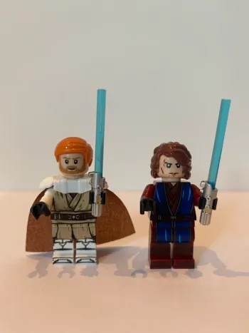 Figurine type lego Jedi Obiwan Kénobi et Anakin Skywalker. Star Wars