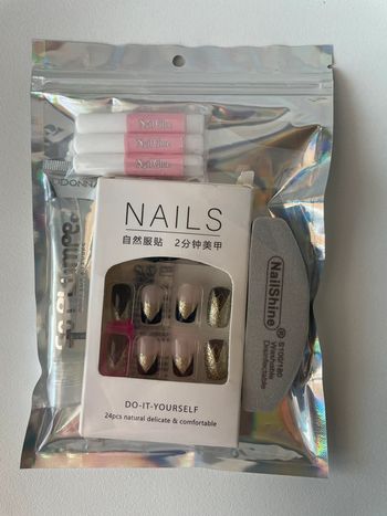 Faux ongles + accessoires