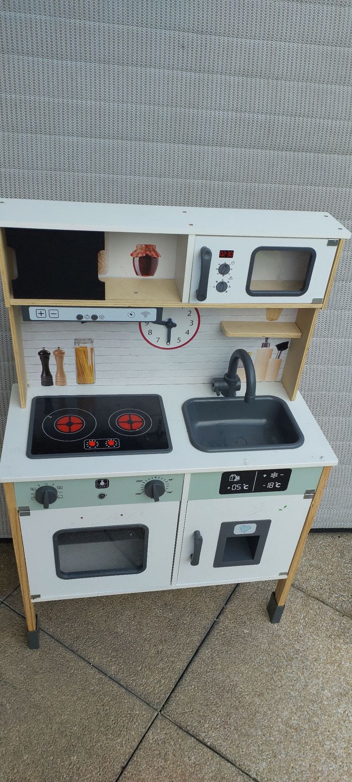 Cuisine pour enfant en très bonne état - photo numéro 2