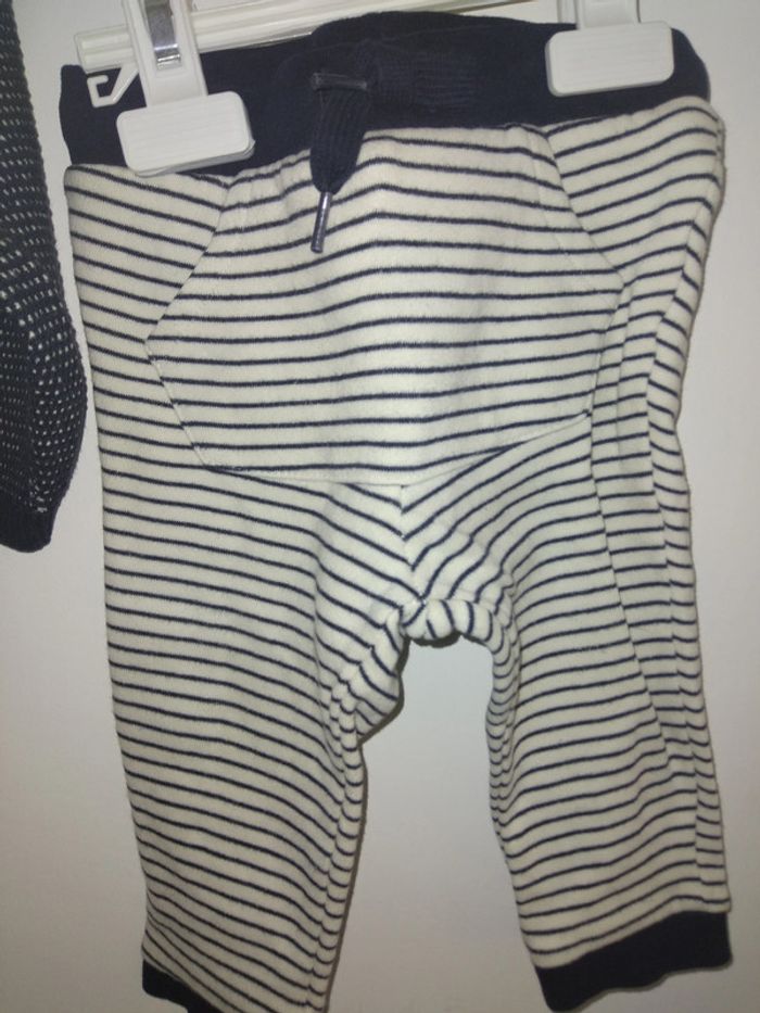Ensemble kiabi 12 mois pull et pantalon marin