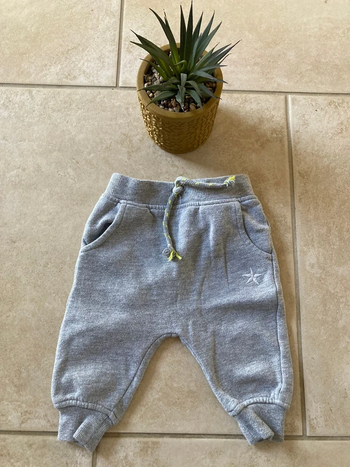 Pantalon de jogging garçon taille 12 mois