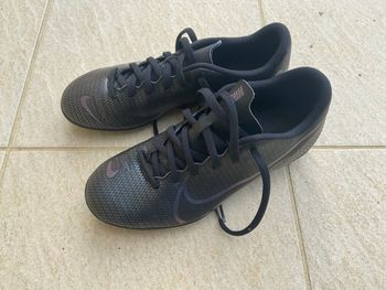 Crampons fille 37,5 Nike