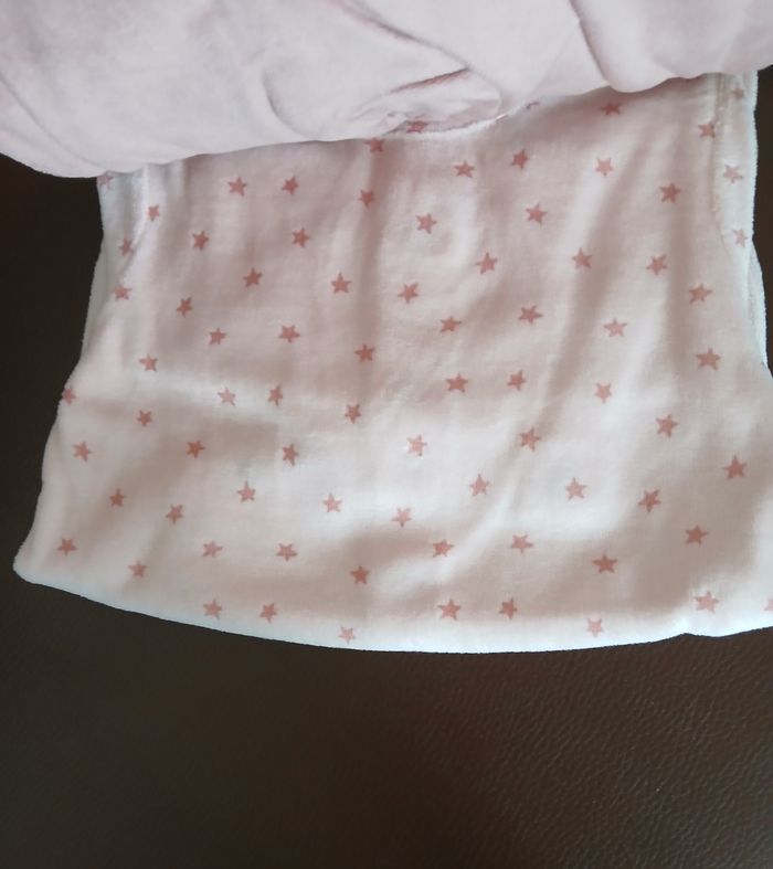 lot de deux pyjamas fille zebre en velours 9 mois - photo numéro 2