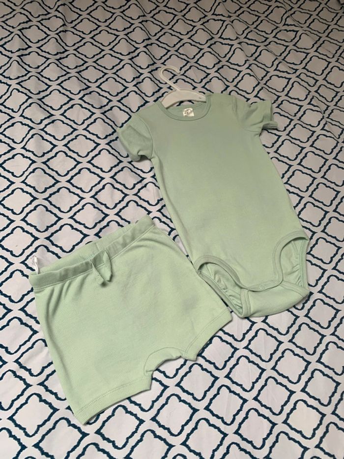 Ensemble body + shorty bébé en coton Biologique |  Neuf avec étiquette