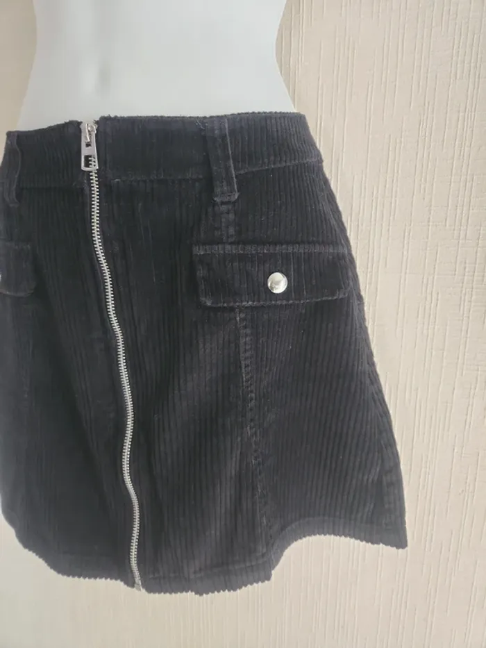 Jupe noir en velours Bershka 36 - photo numéro 4