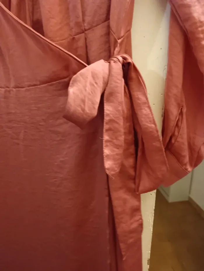 Robe longue satinée - photo numéro 4