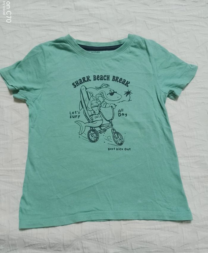 Kiabi t shirt requin 5 ans manches courtes